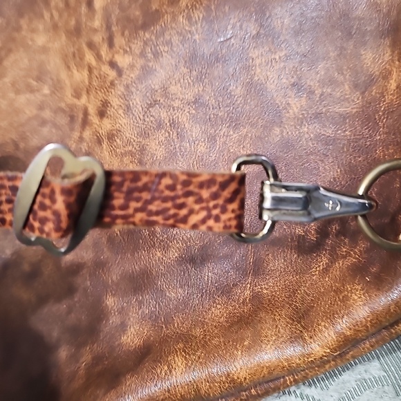 Vintage 1970s Leather Flap Closure Drawstring Backpack  Day Backpack Carry On - Picture 13 of 13